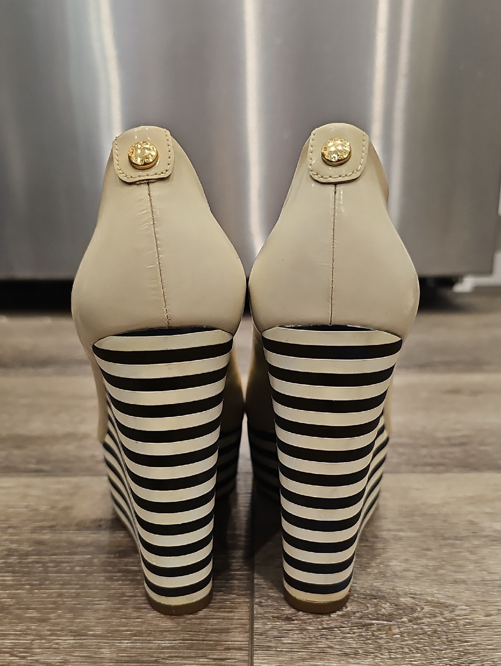 [Like NEW] MICHAEL KORS Navy & White Striped Platform Peep Toe Wedges SZ 6.5 - Picture 6 of 9